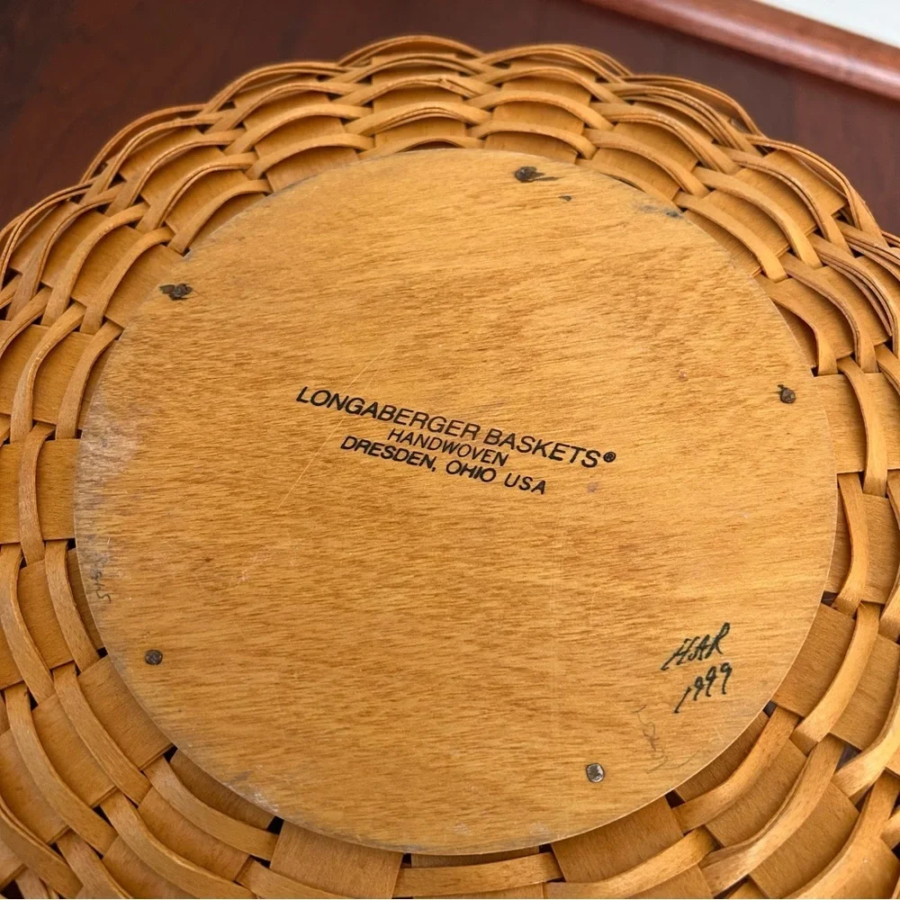 Longaberger 1999 Christmas Popcorn basket red and green accent weaving leather